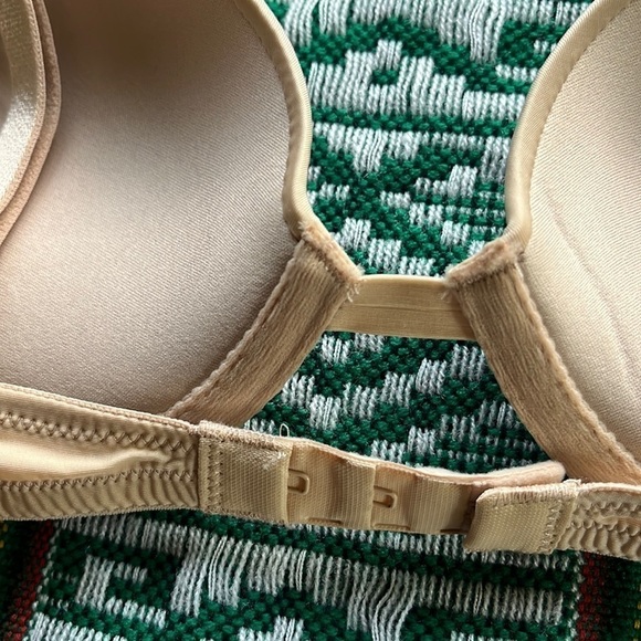 Victoria’s Secret Nude Push-Up Bra - Picture 6 of 8